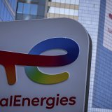 Le pétrolier compte remplacer d'ici 2030 par de l'hydrogène propre les quelque 500'000 tonnes d'hydrogène "gris" qu'il utilise chaque année pour retirer le soufre de ses carburants dans ses six raffineries européennes (archives)